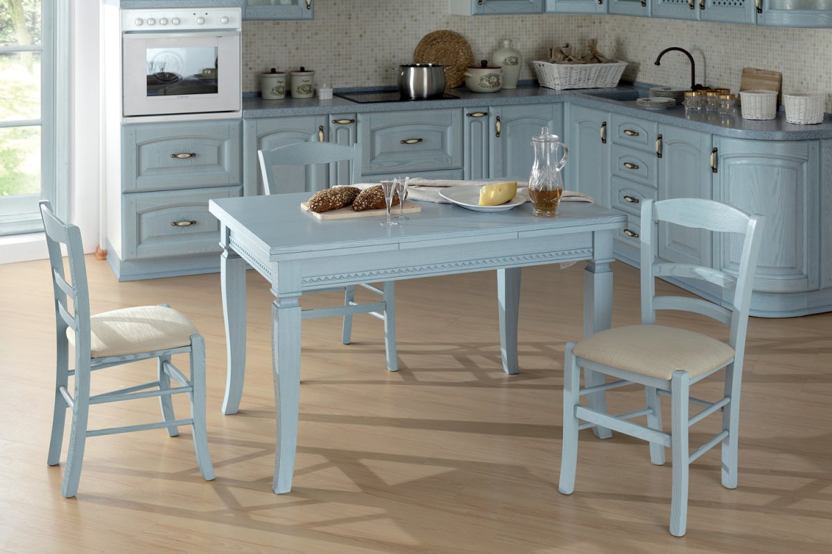 Стол в прованском стиле