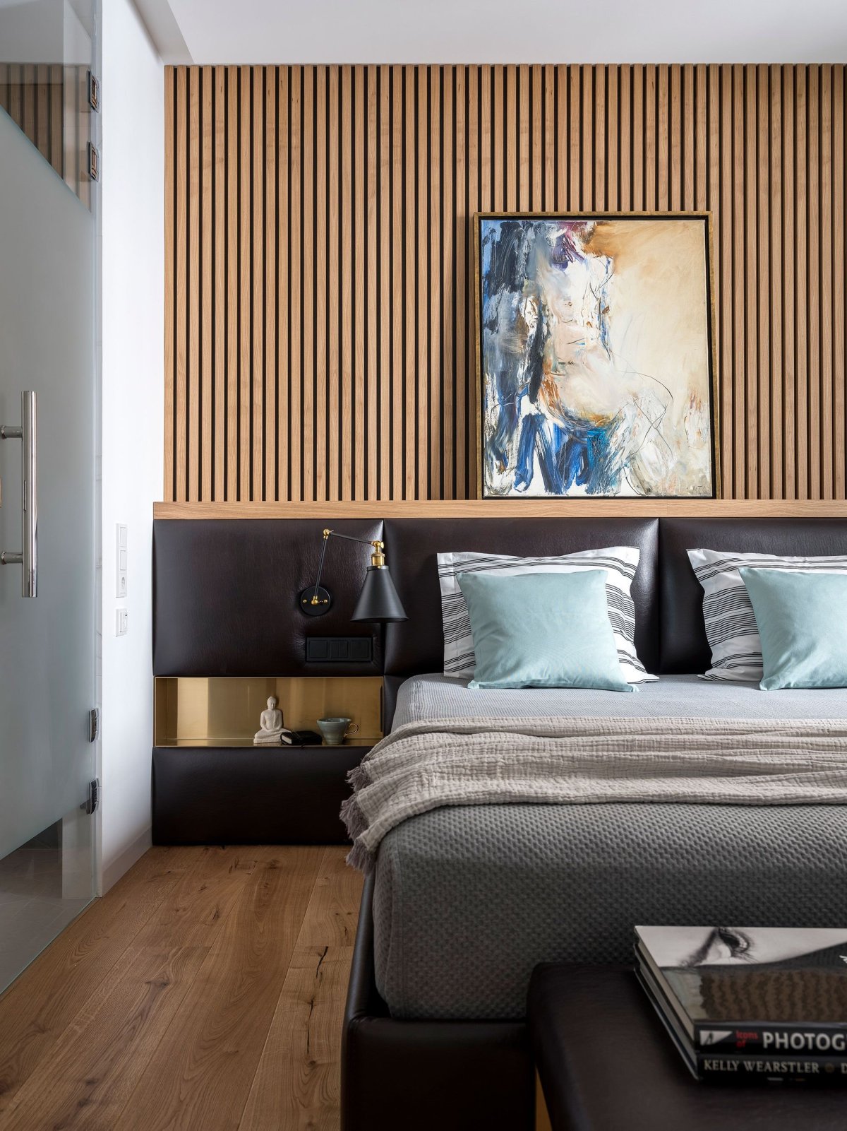 Деревянные рейки в интерьере квартиры