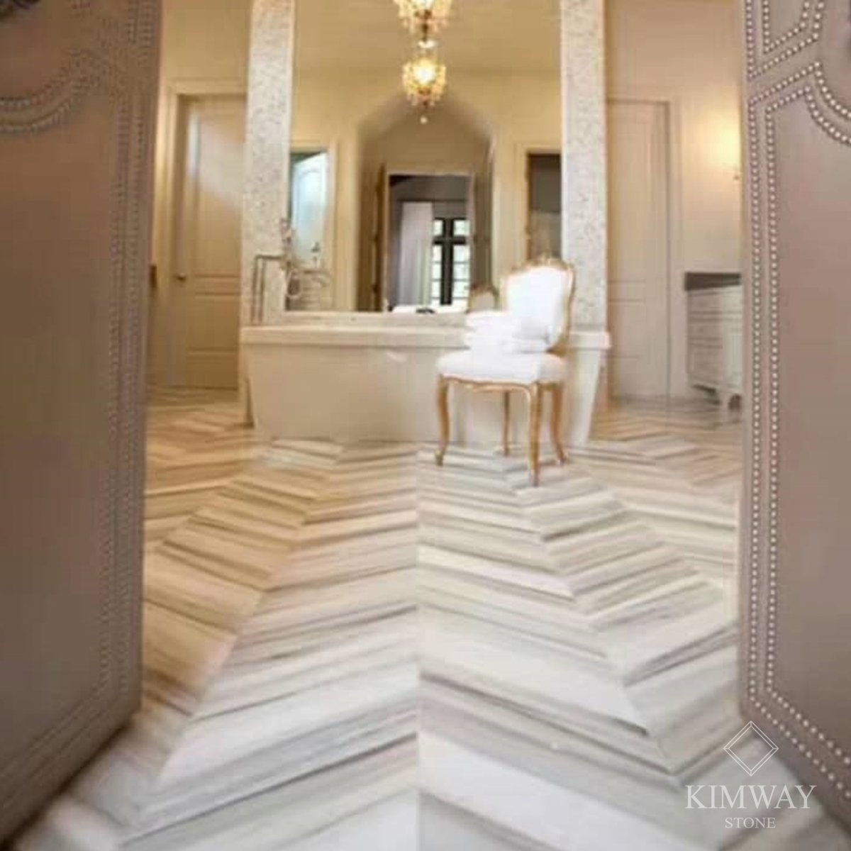 Мраморный пол Холл