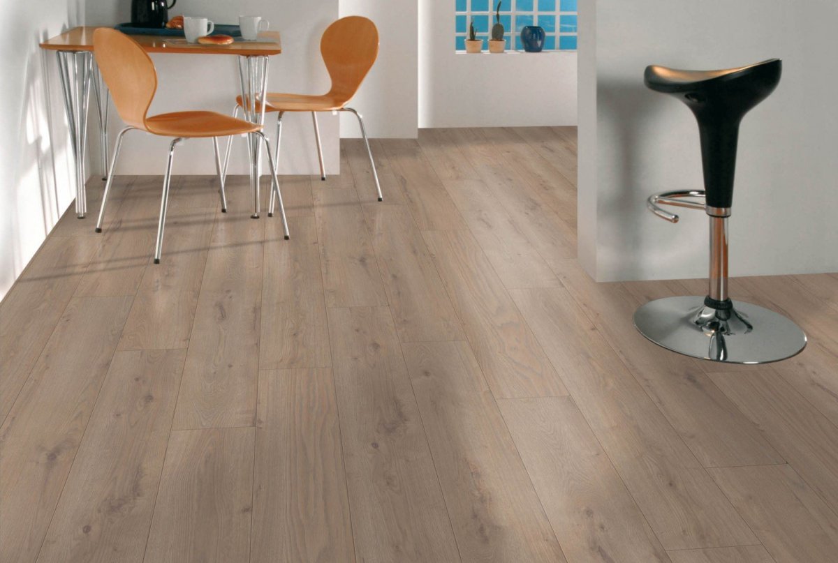 Ламинат цвета капучино в интерьере