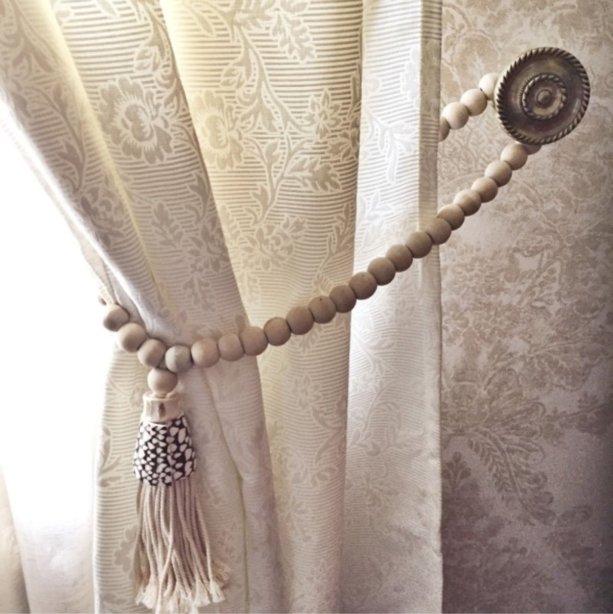 Прихваты для штор