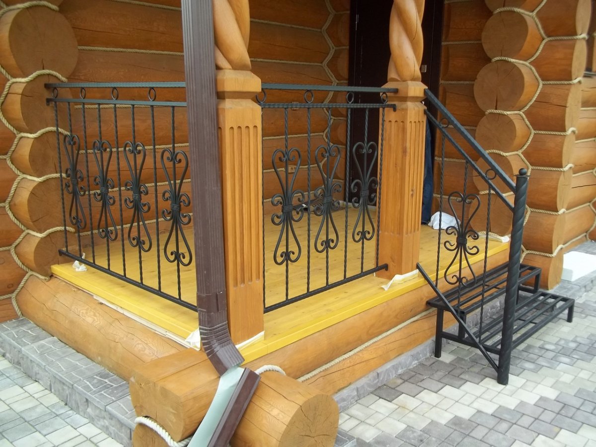 Деревянные ограждения для лестниц