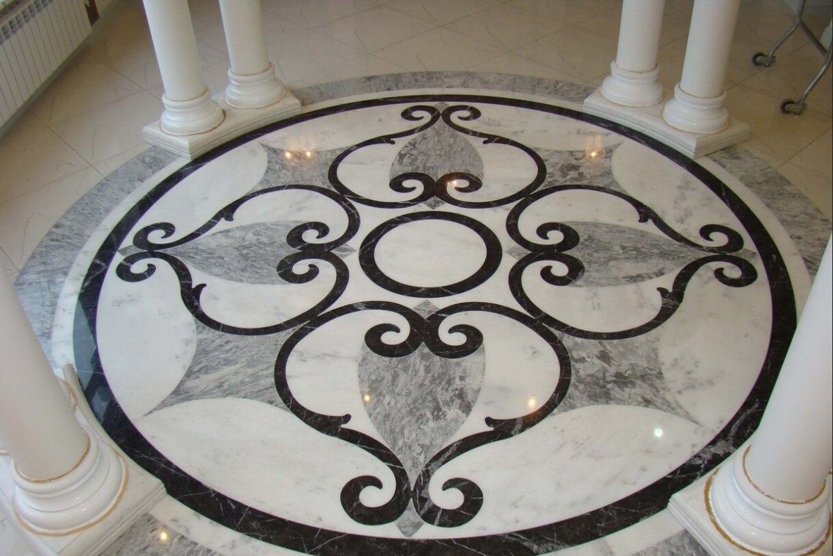 Панно из гранита и мрамора