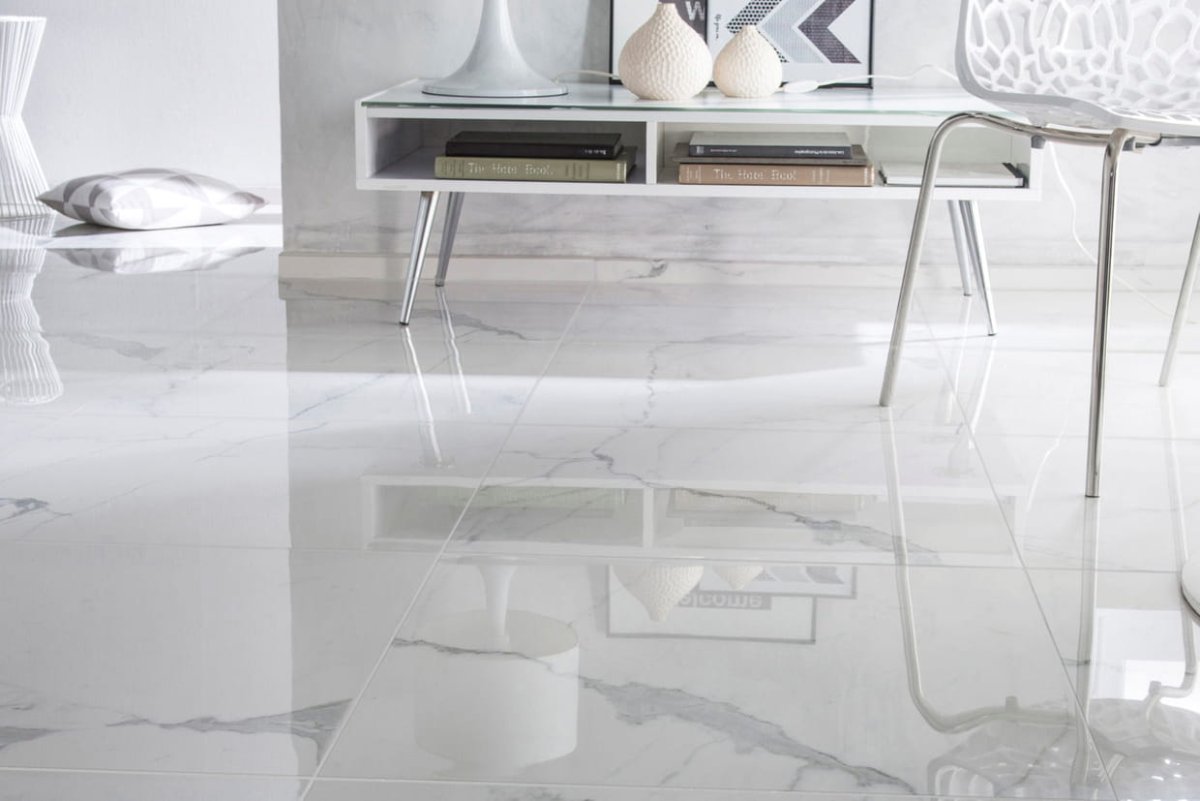 Плитка под мрамор для пола в интерьере