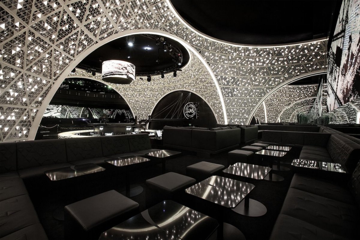 Ресторан в черно белом стиле