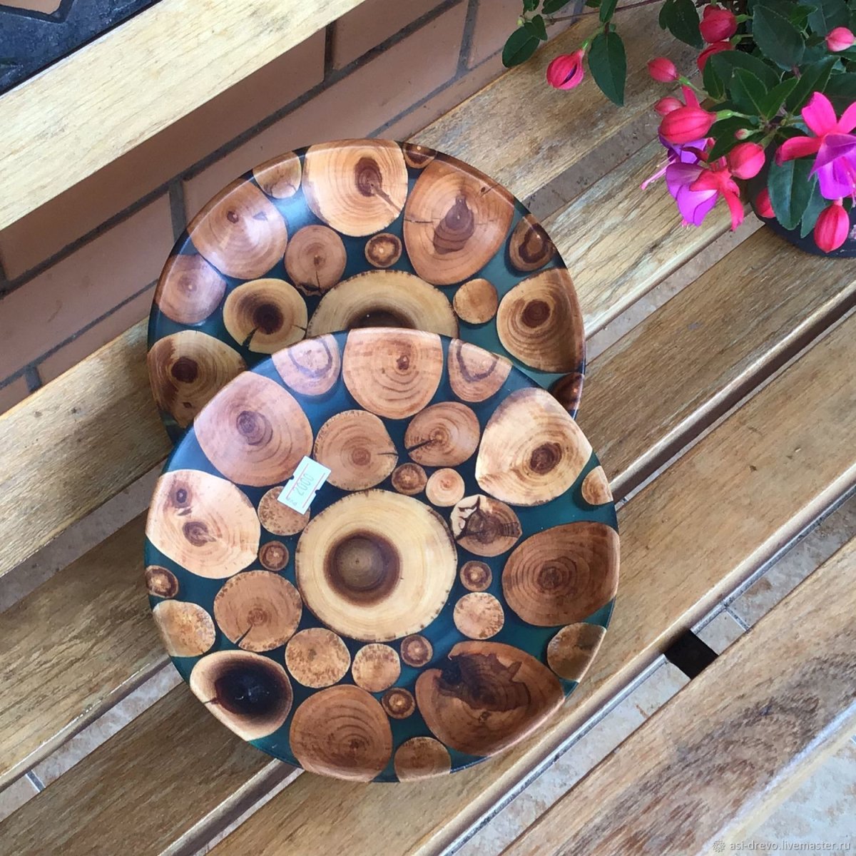 Тропинка из спилов бревна