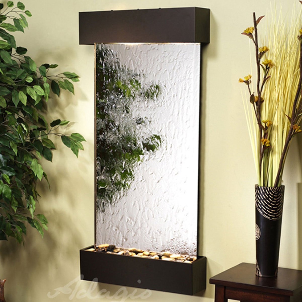 Фонтанчик на стене