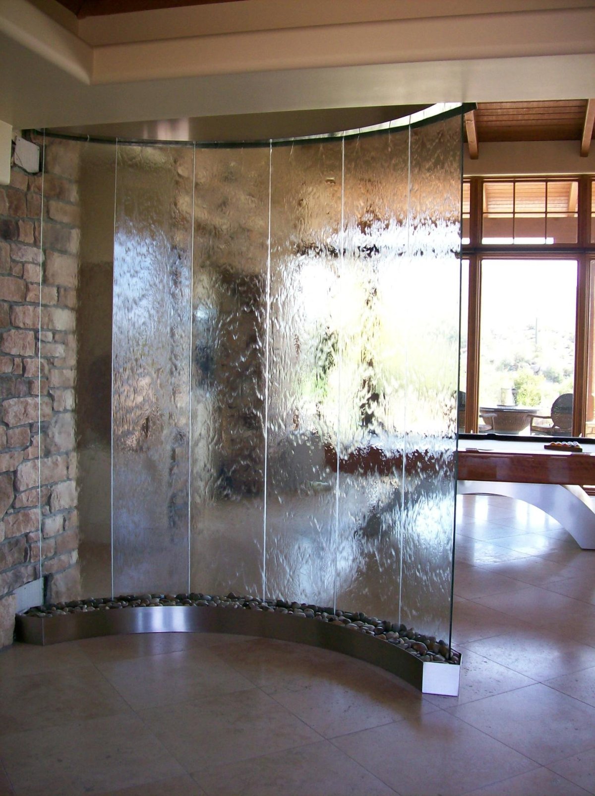 Настенный фонтан водопад