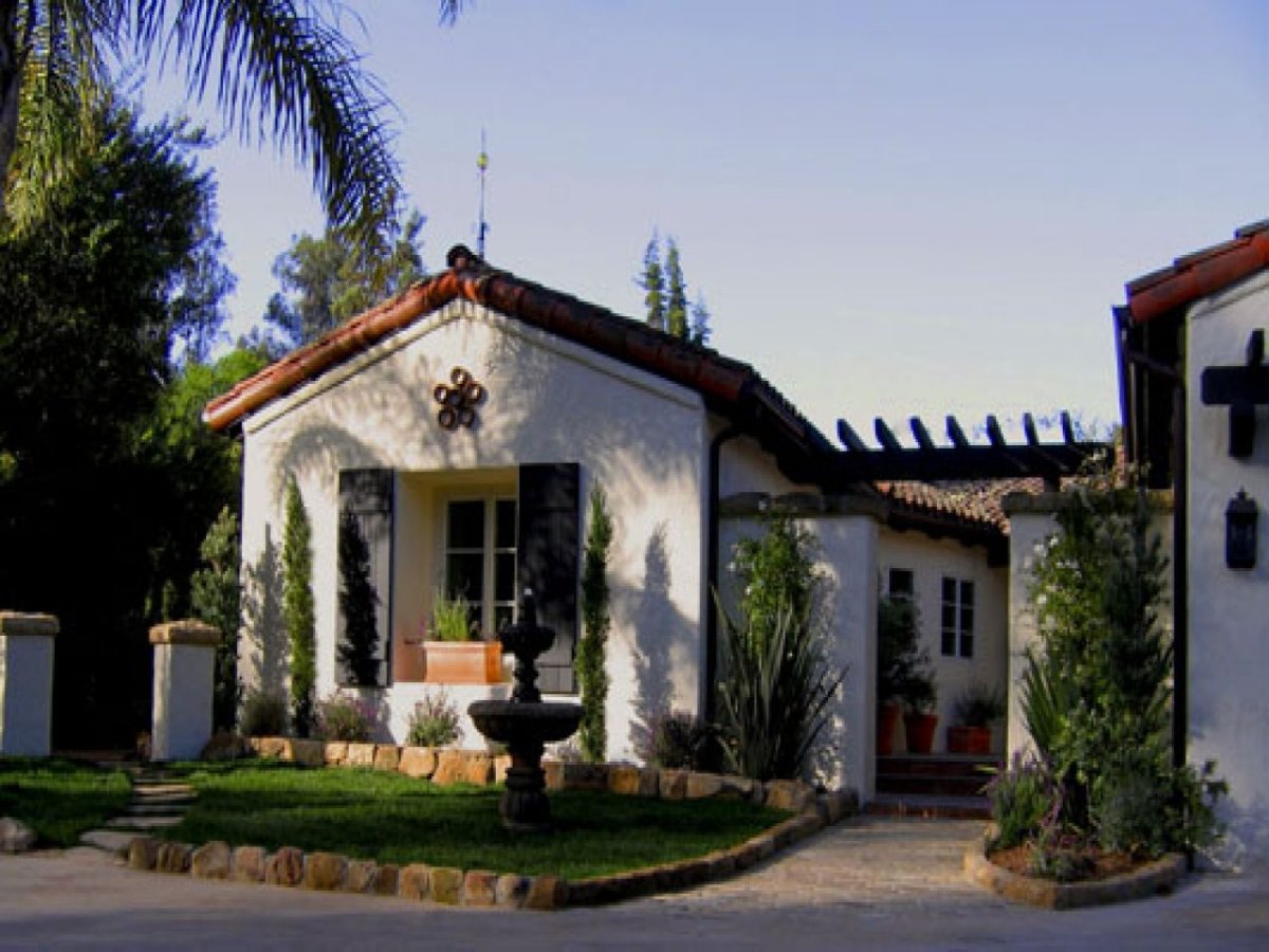 Камин в мексиканском стиле