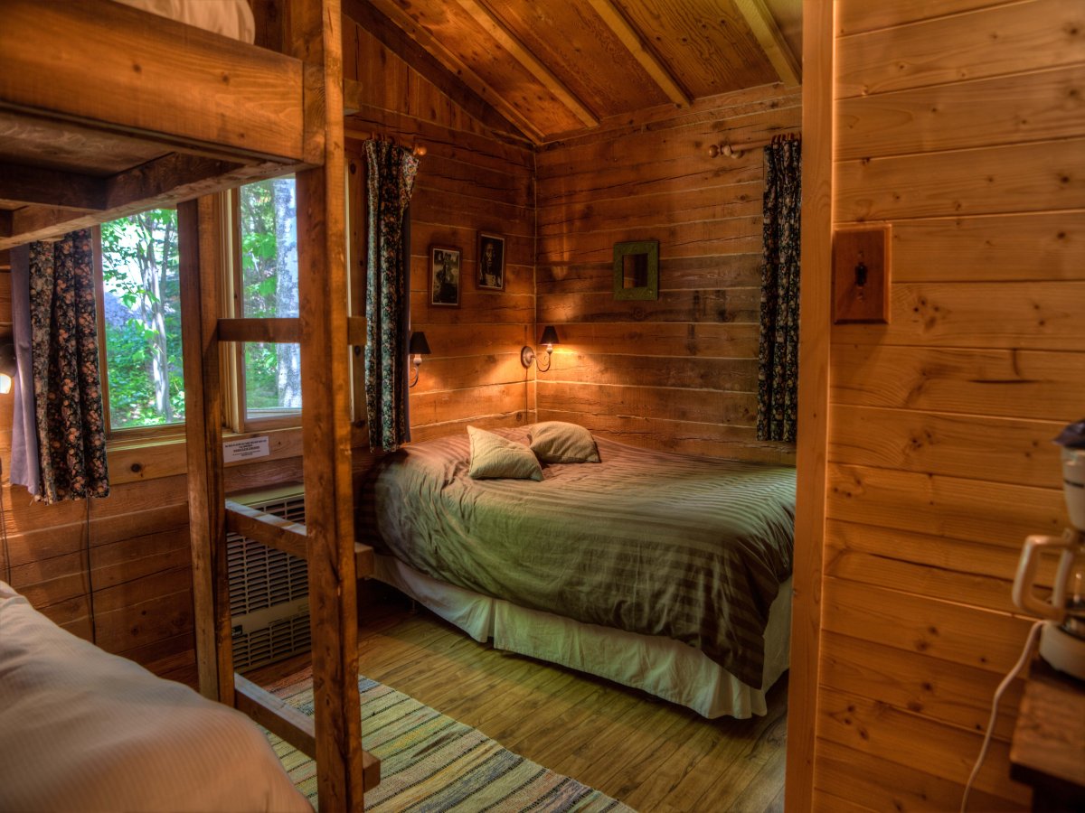 Спальня в оливковых тонах