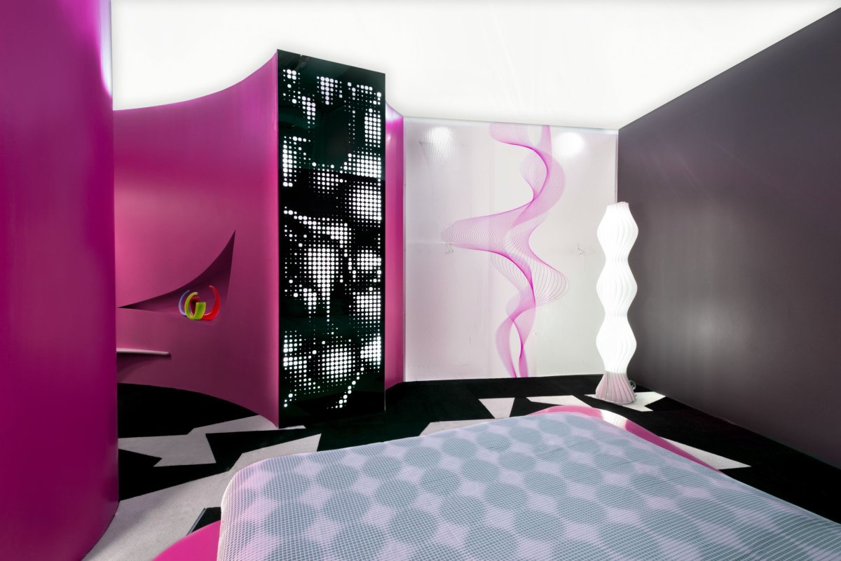 Холодильник Карим Рашид LG