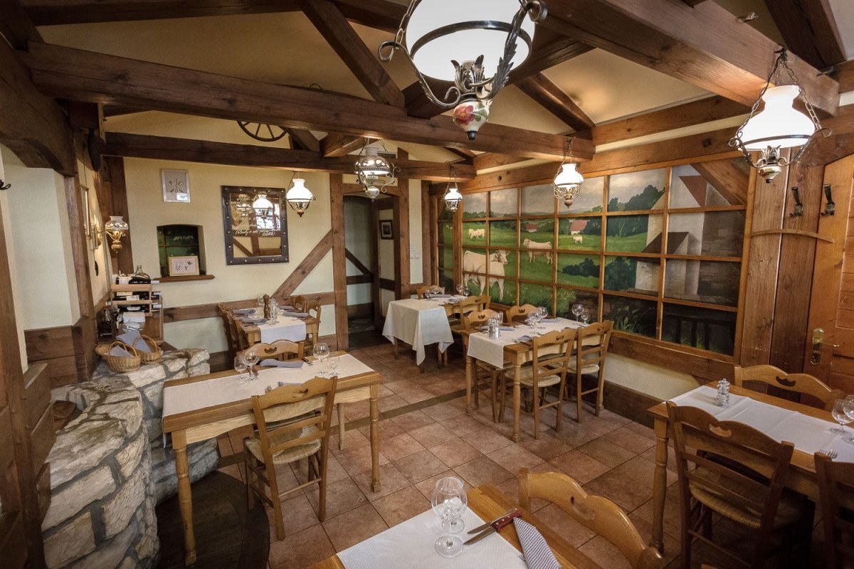 Кофейня в деревенском стиле