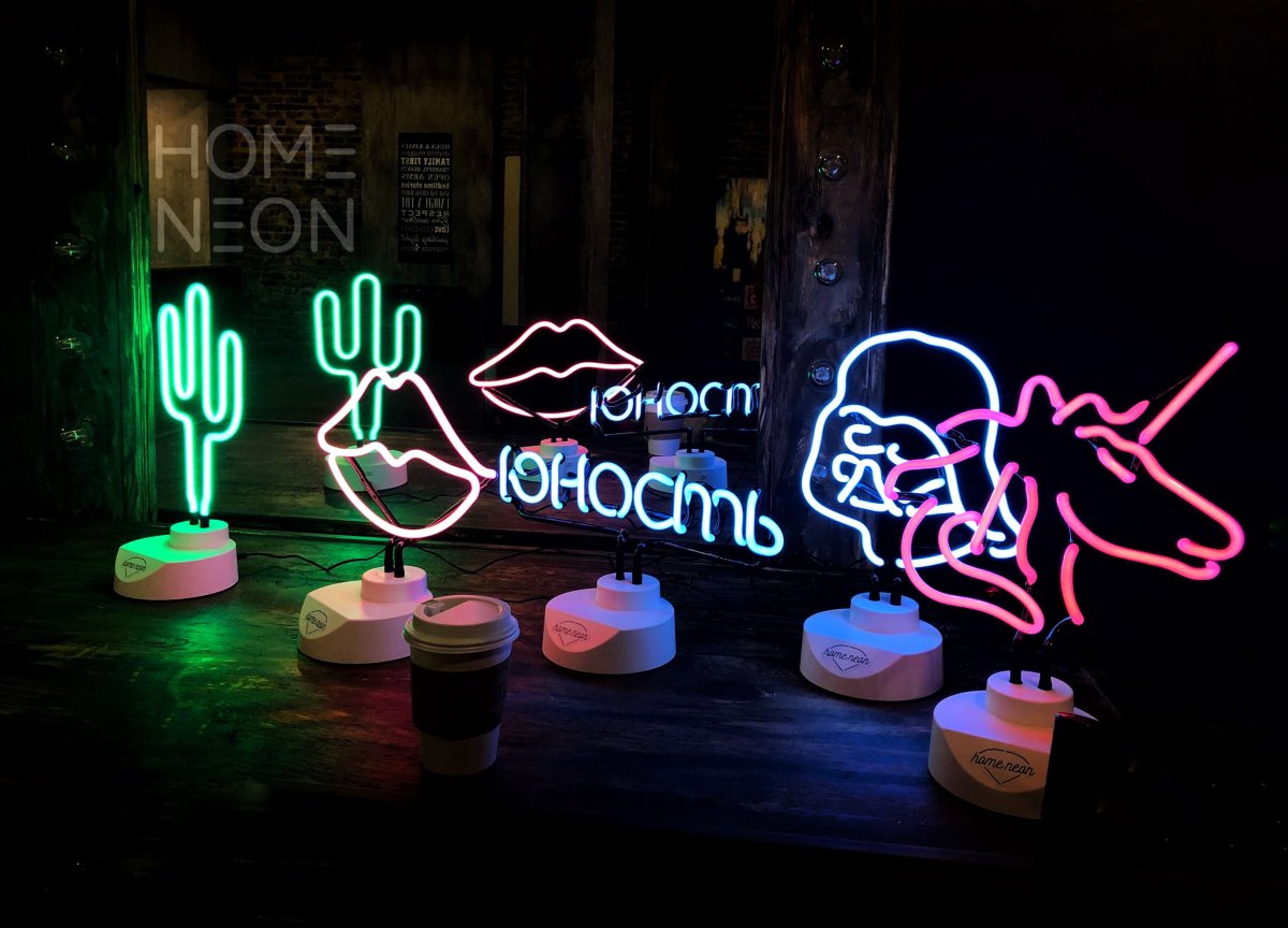 Neon_Studio / подвесной неоновый светильник «Love»