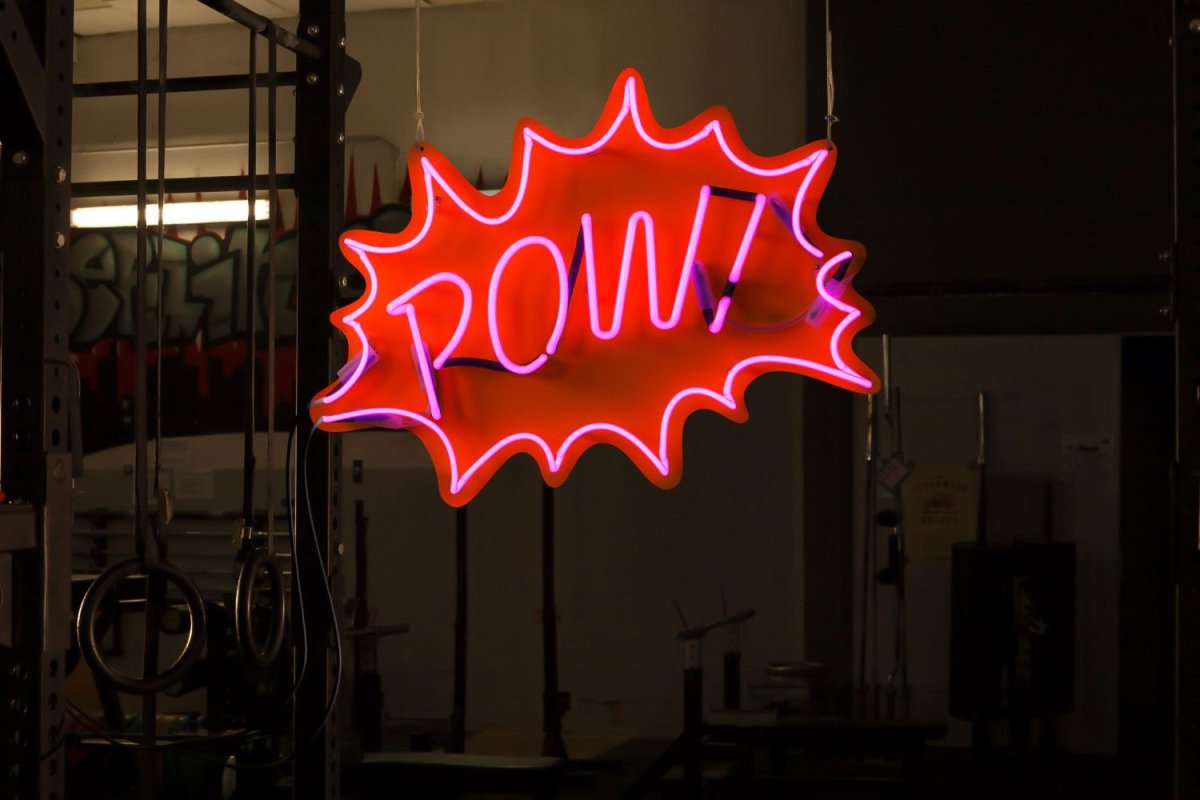 Картины с неоном