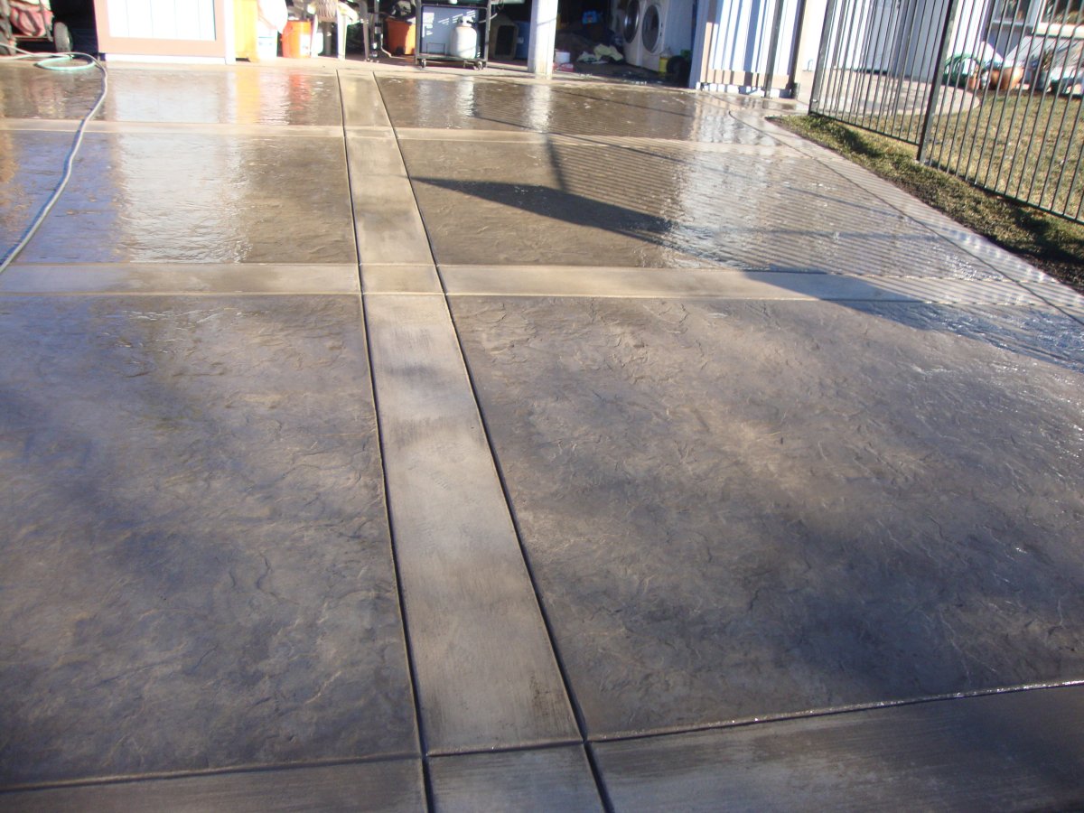 Окрашенный бетонный пол