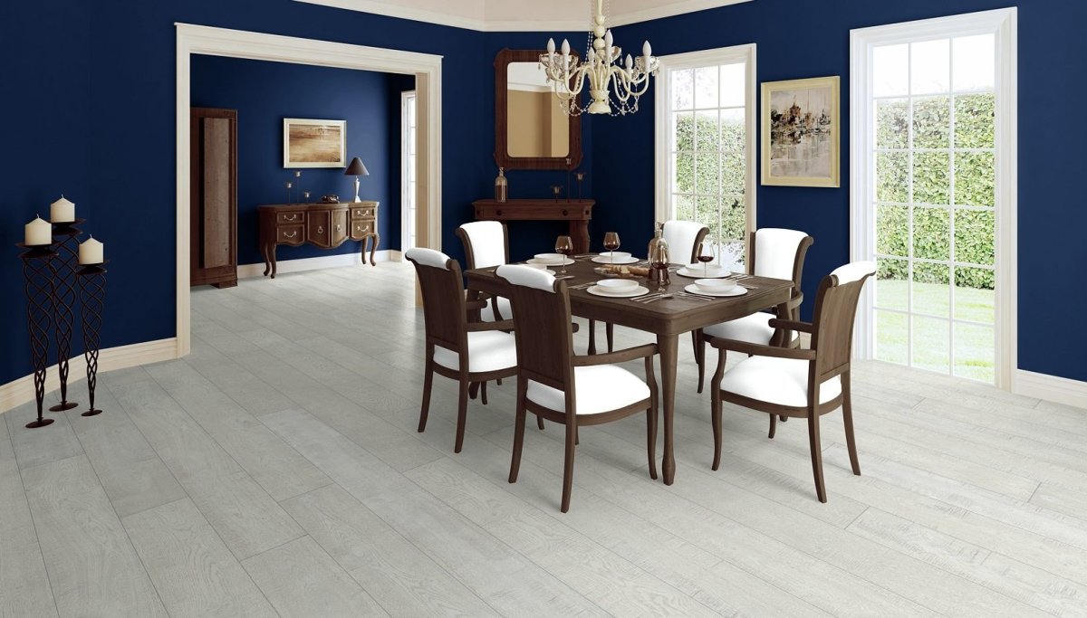 Белые двери в интерьере