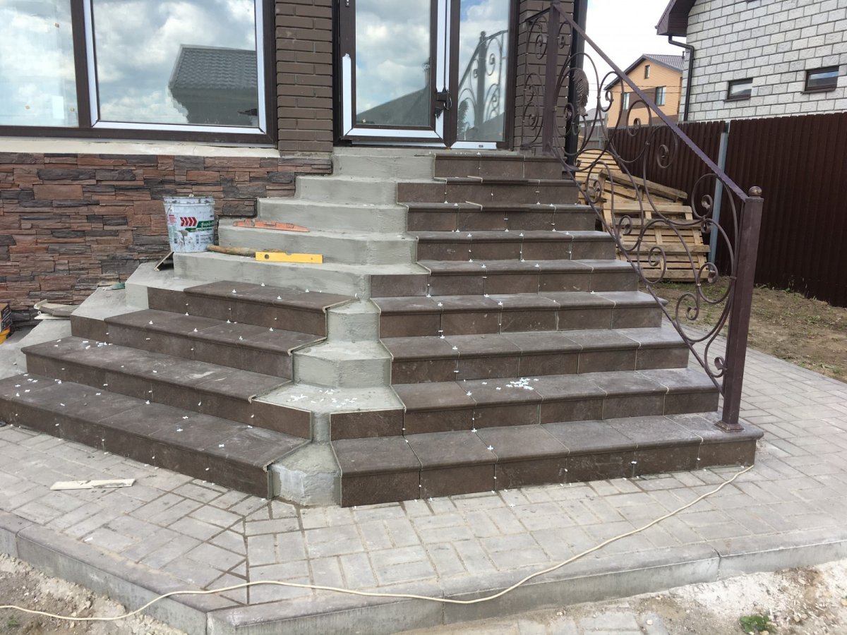 Уличные ступени