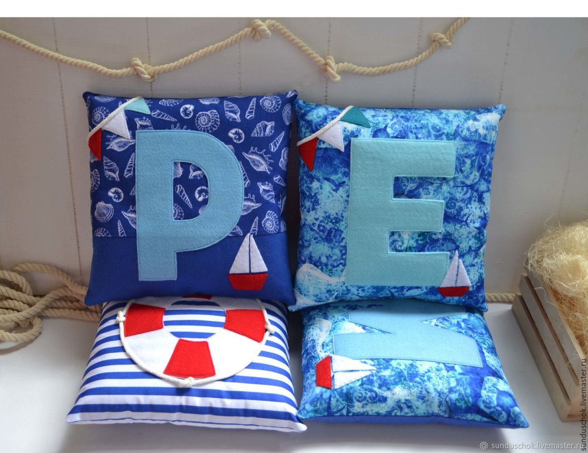 Подушка из джинсы в морском стиле