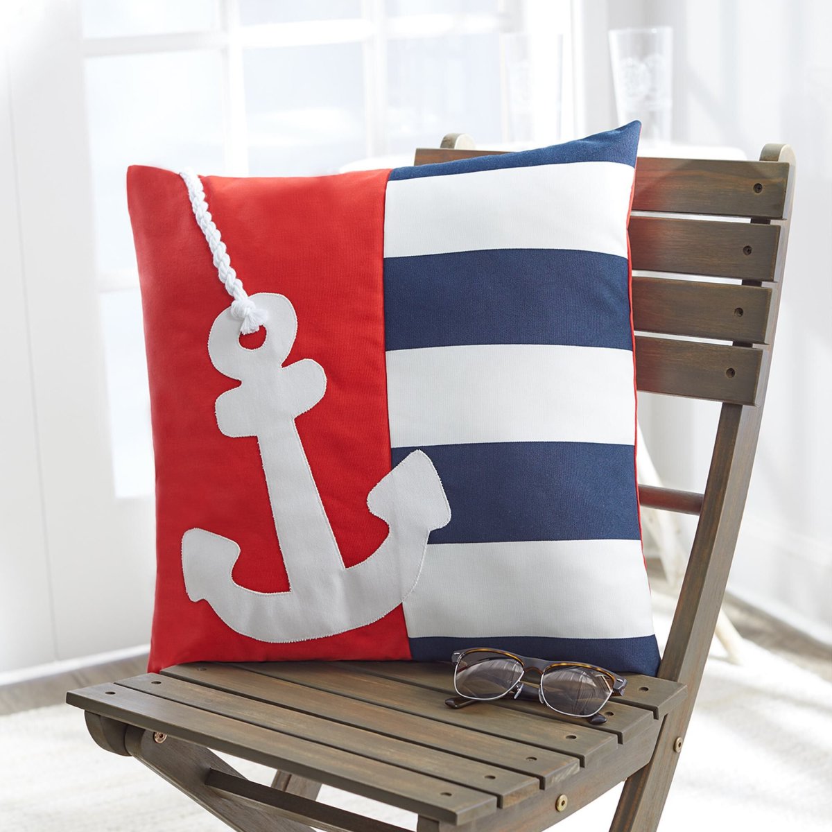 Диванные подушки в морском стиле