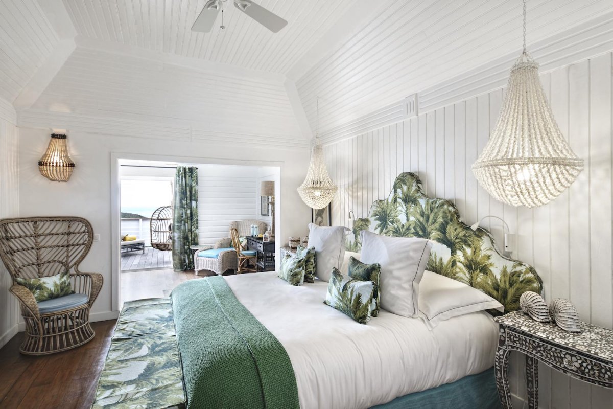 Колониальный стиль в интерьере спальни