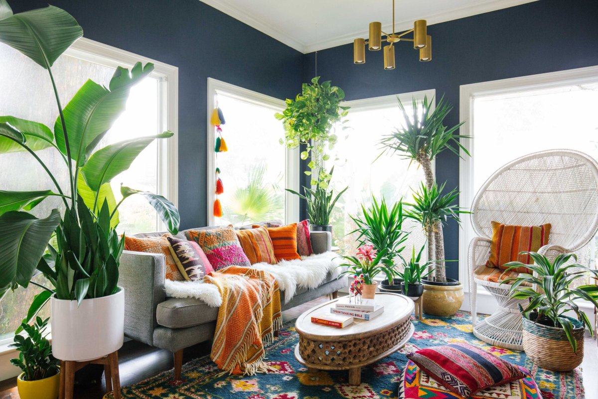 Растения в интерьере спальни