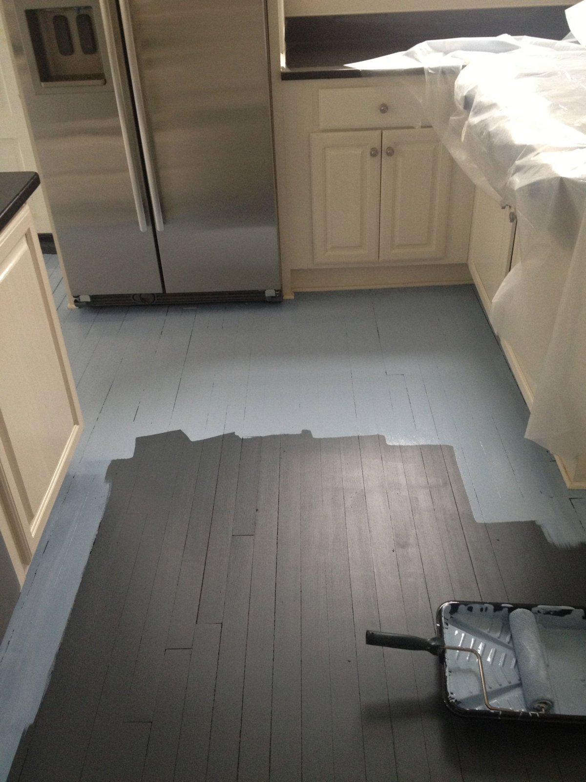 Белый линолеум на кухне