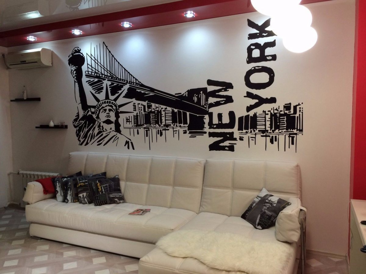 Граффити на стене в квартире