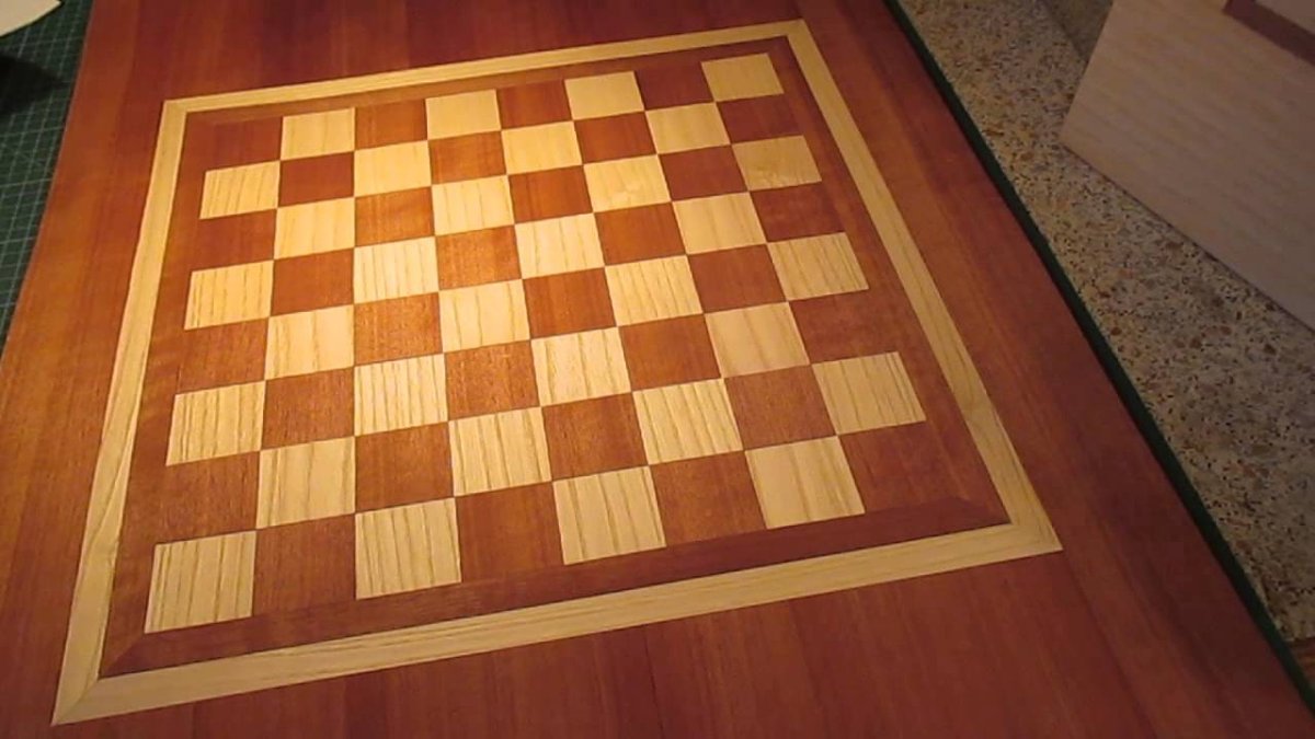 Нарисовать шахматную доску на столе