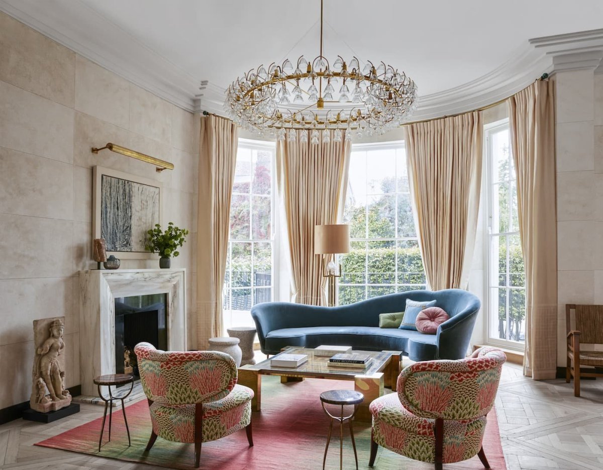 Зал с эркером в обычной квартире