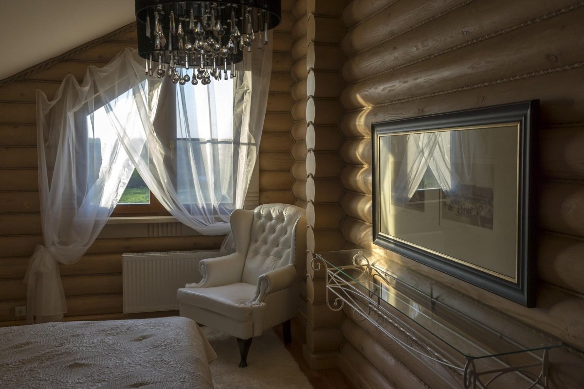 Шторы в деревянный дом из бревна
