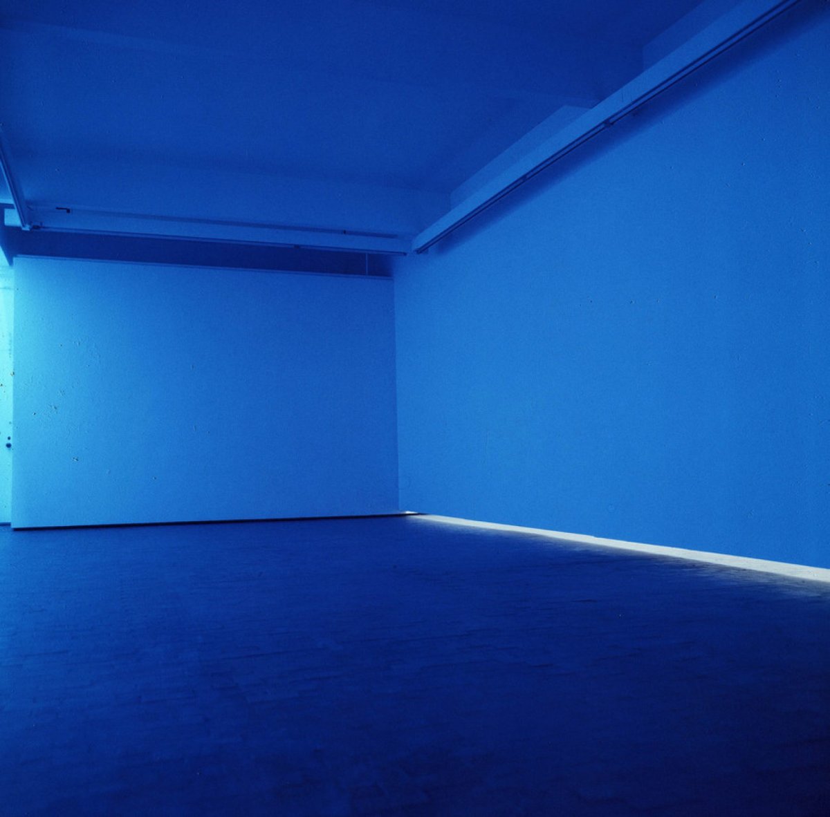 Фон помещения с синим светом