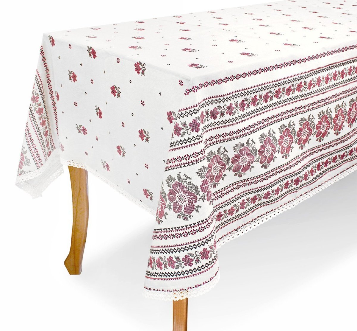 Русская вышивка на скатерти