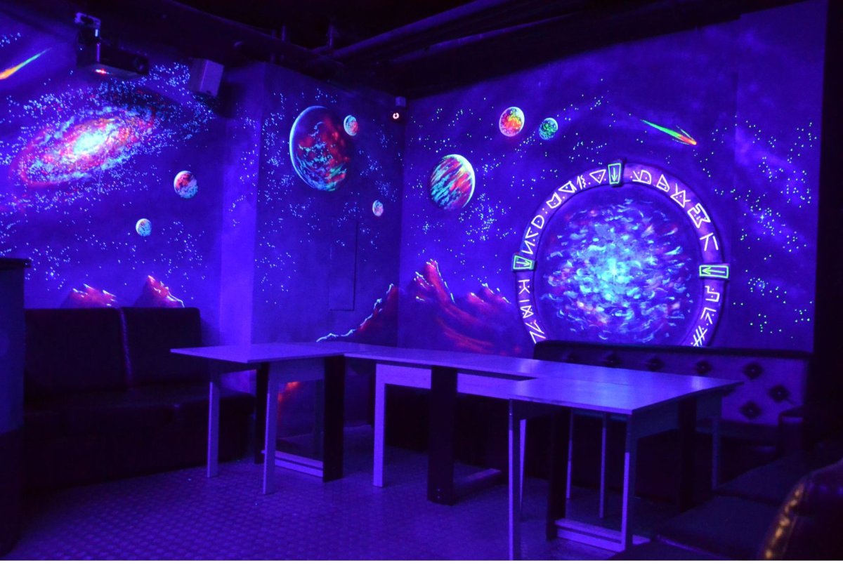 Интерьер кафе в космическом стиле