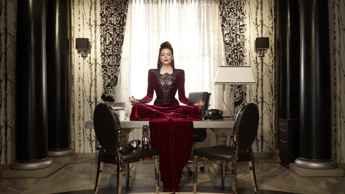 Стул в стиле королевы Анны