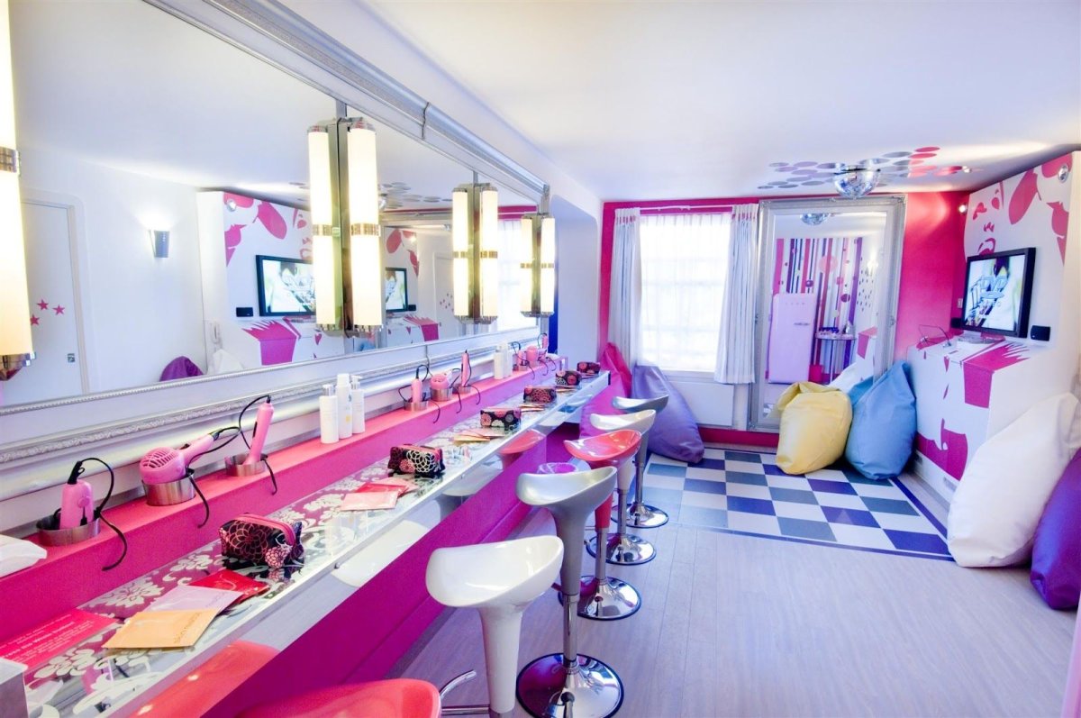 Большая геймерская комната