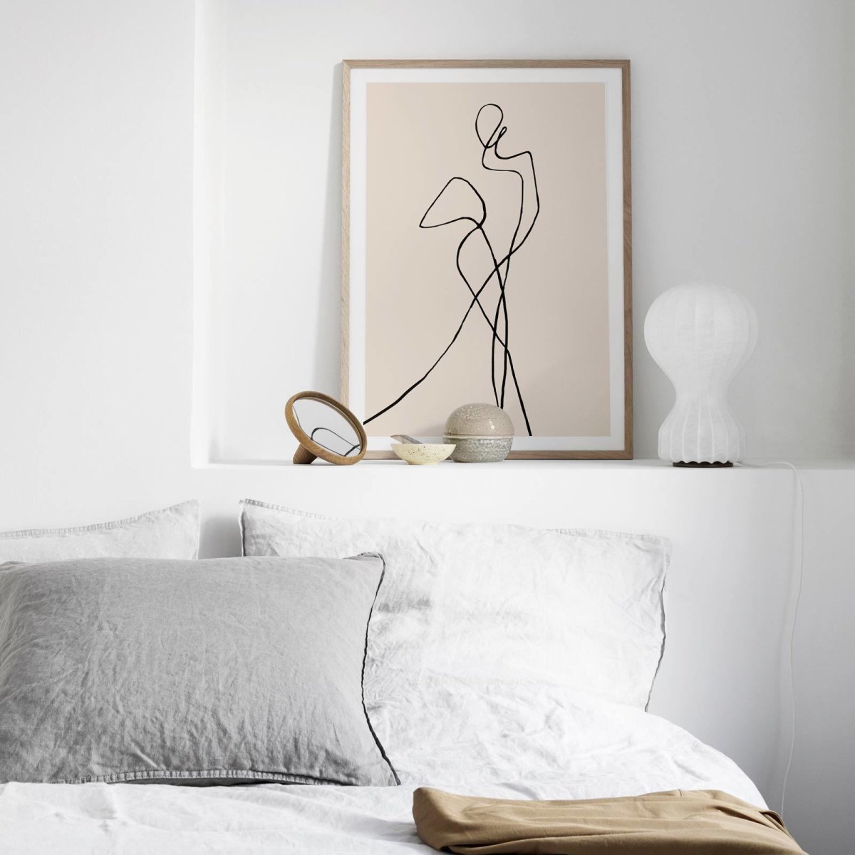 Стильные картины в спальню