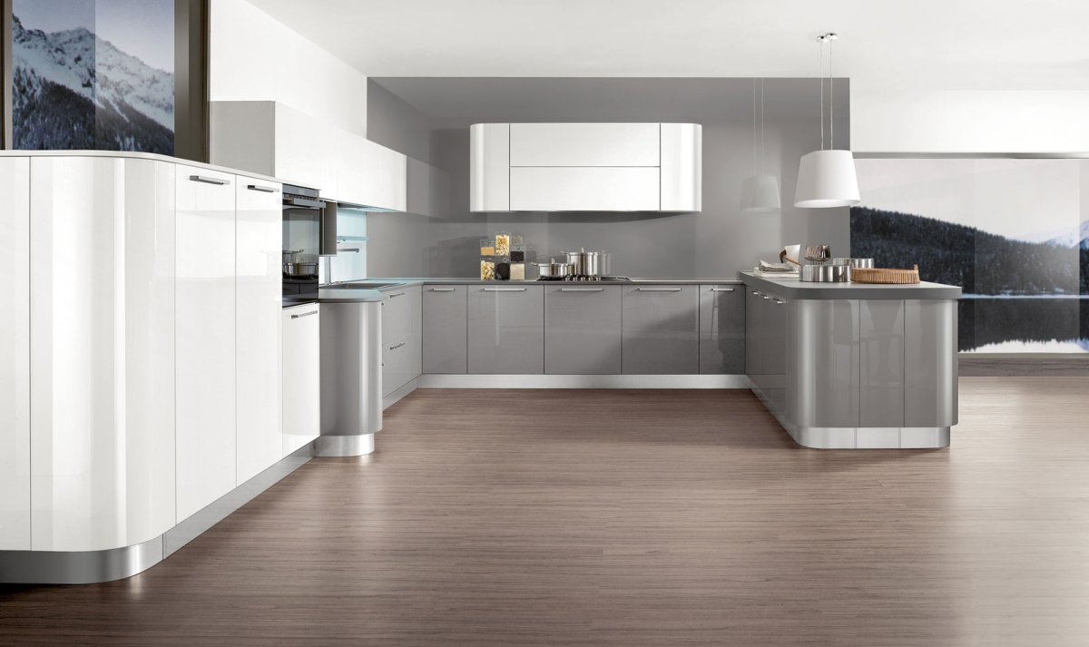 Серая глянцевая итальянская кухня