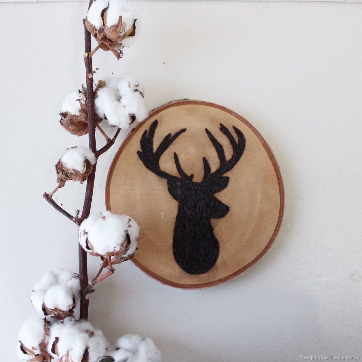 Олень в скандинавском стиле