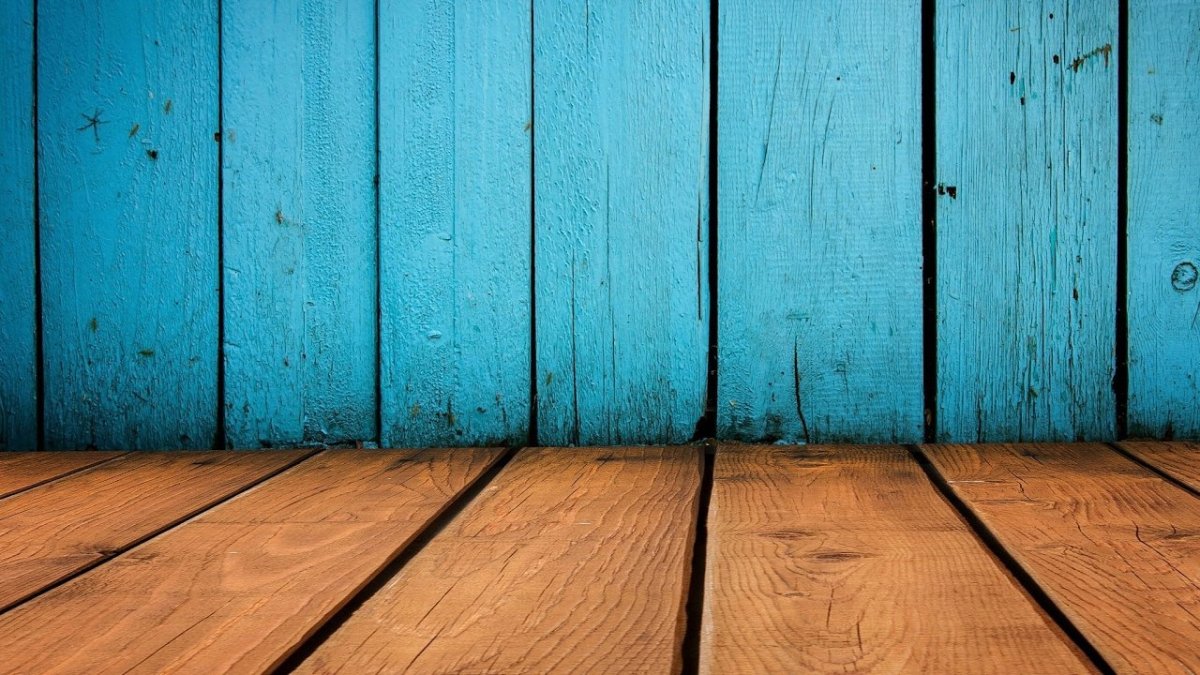 Деревянная стена