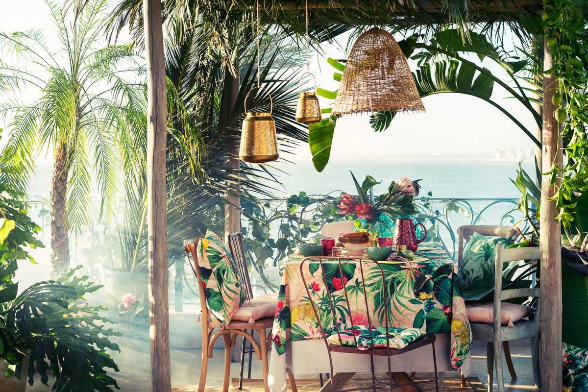 Красивый интерьер с пальмой