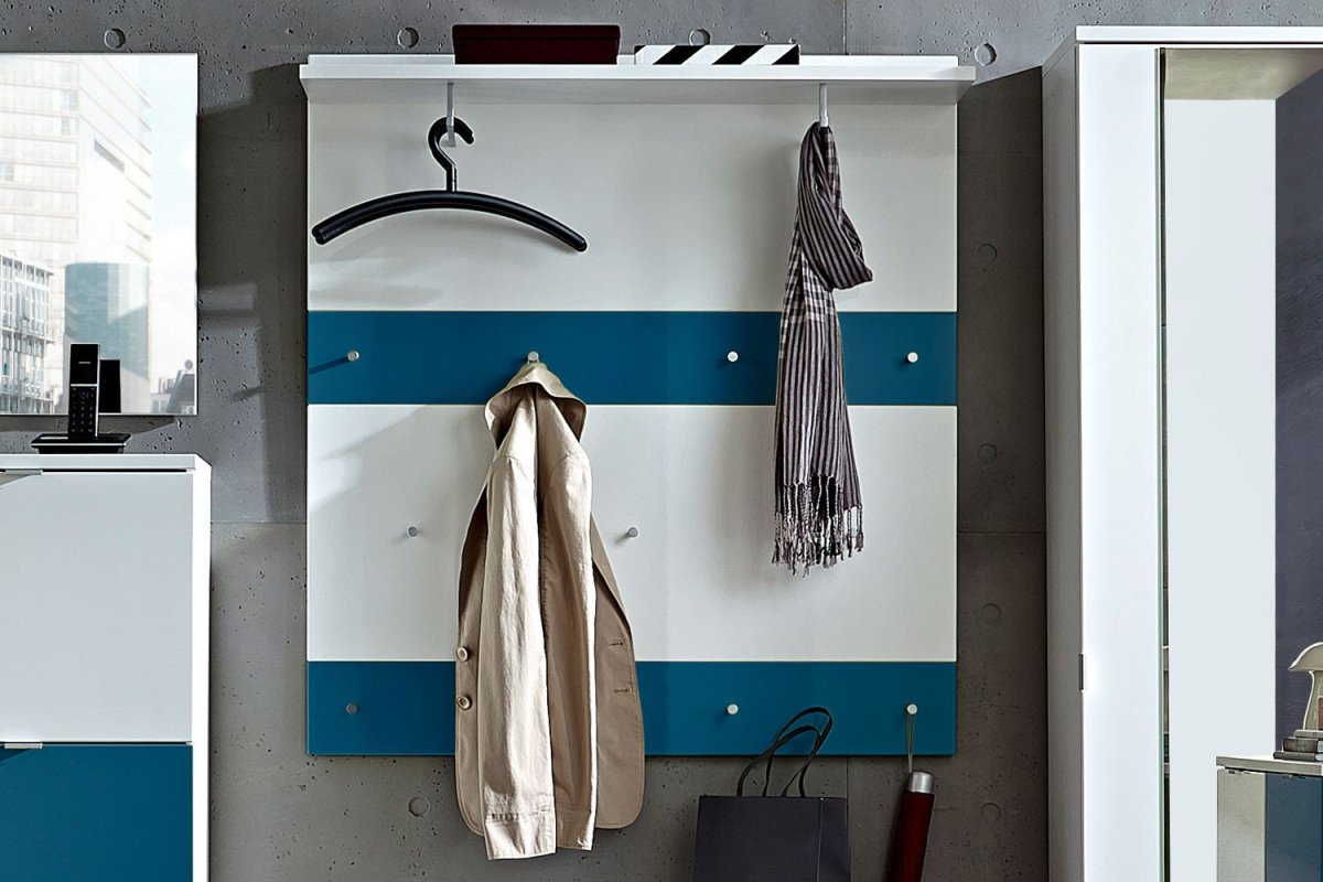 Вешалка в прихожую