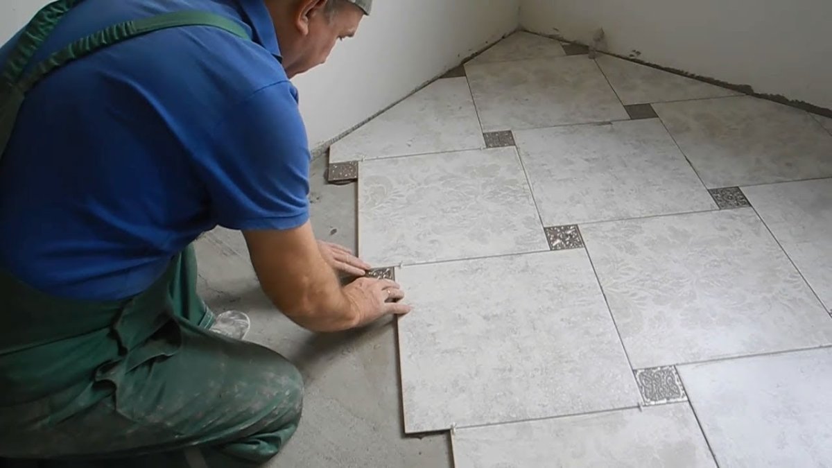 Напольная плитка по диагонали