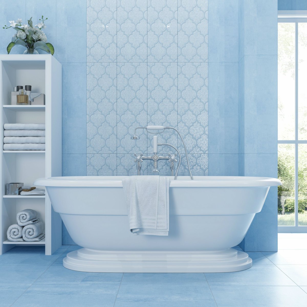 Сине-белая ванная плитка