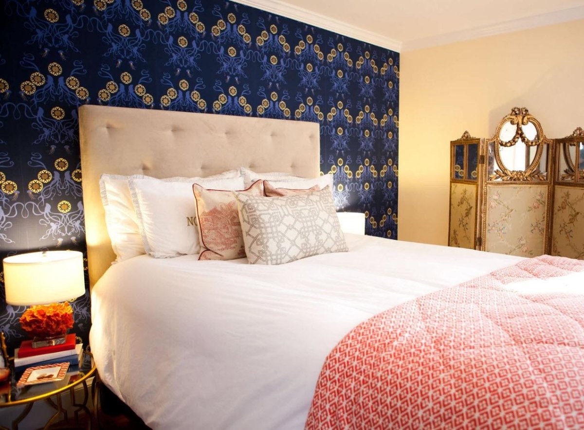 Картина в серую спальню