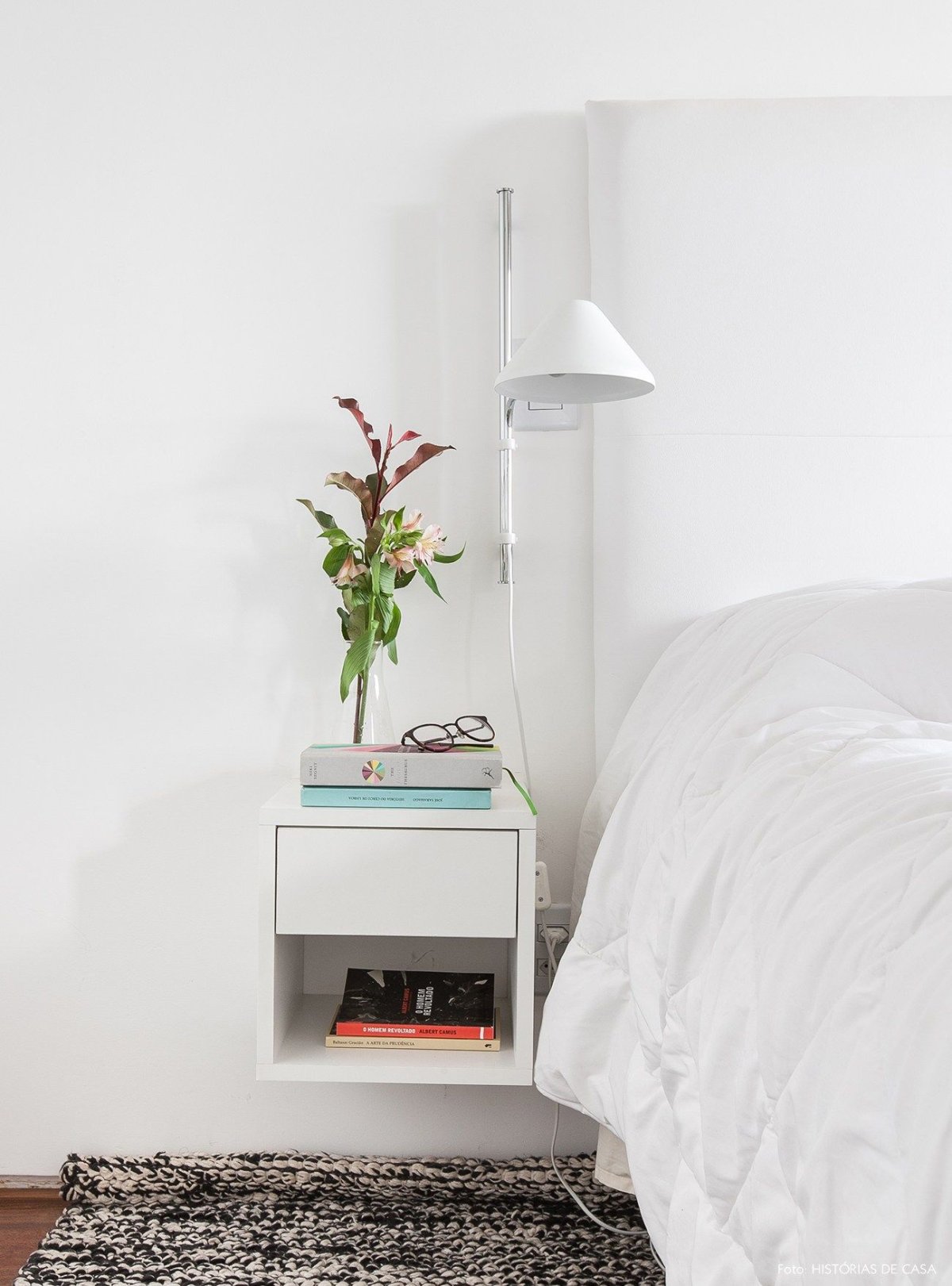 Прикроватная тумба икеа МАЛЬМ навесная