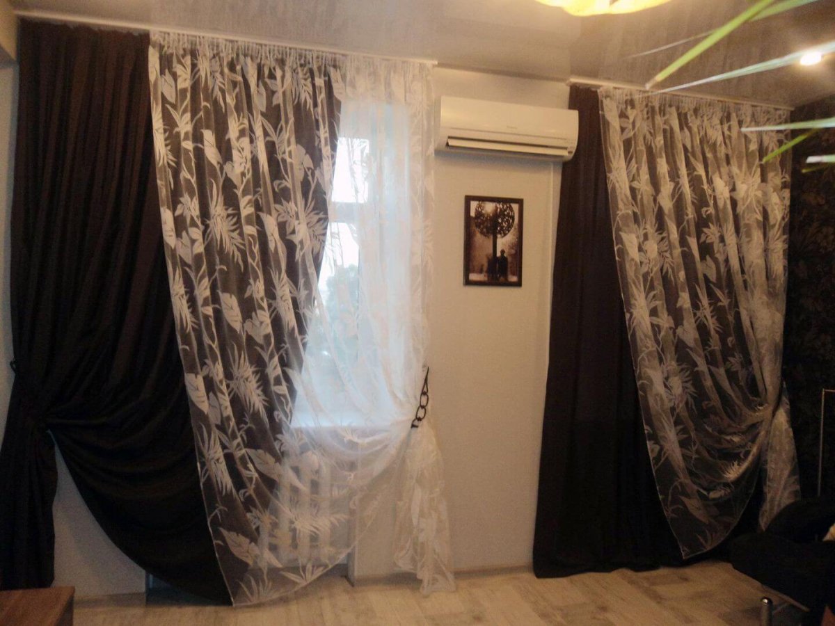 Какие шторы повесить в зале фото