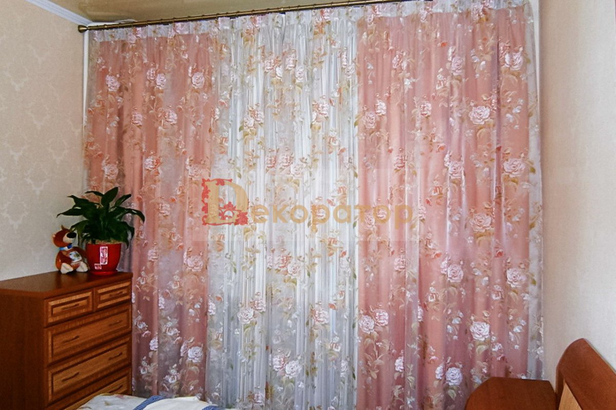 Вешают ли тюль поверх портьер