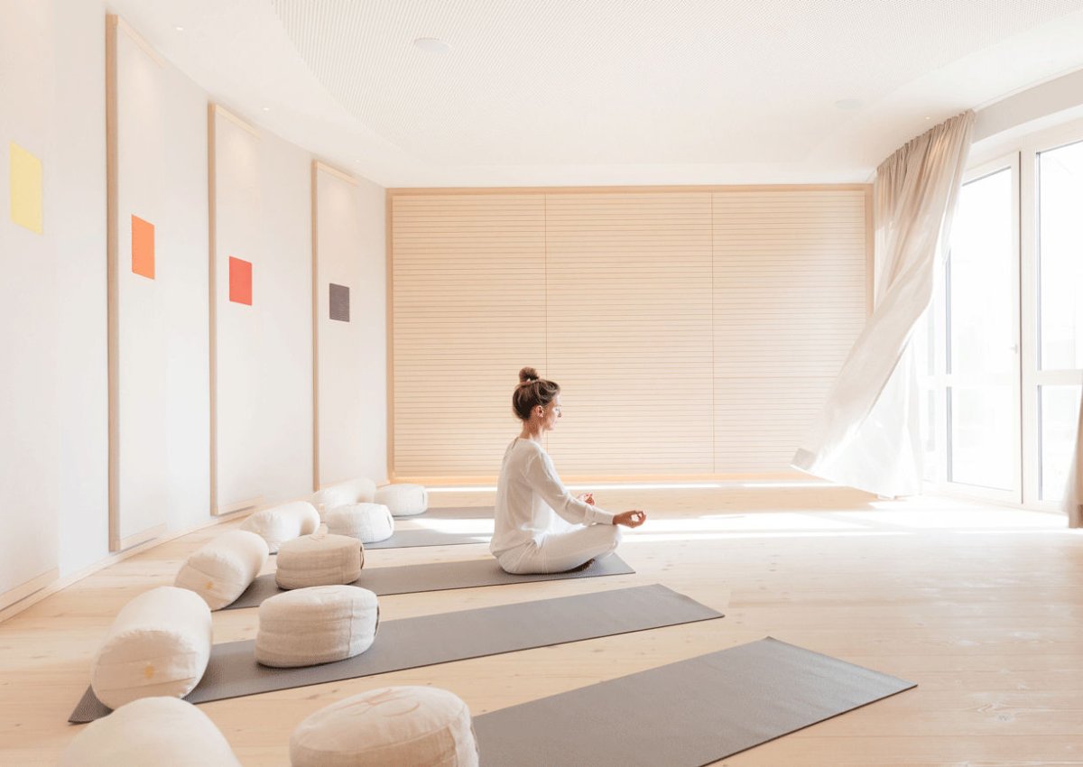 Белая спальня Минимализм