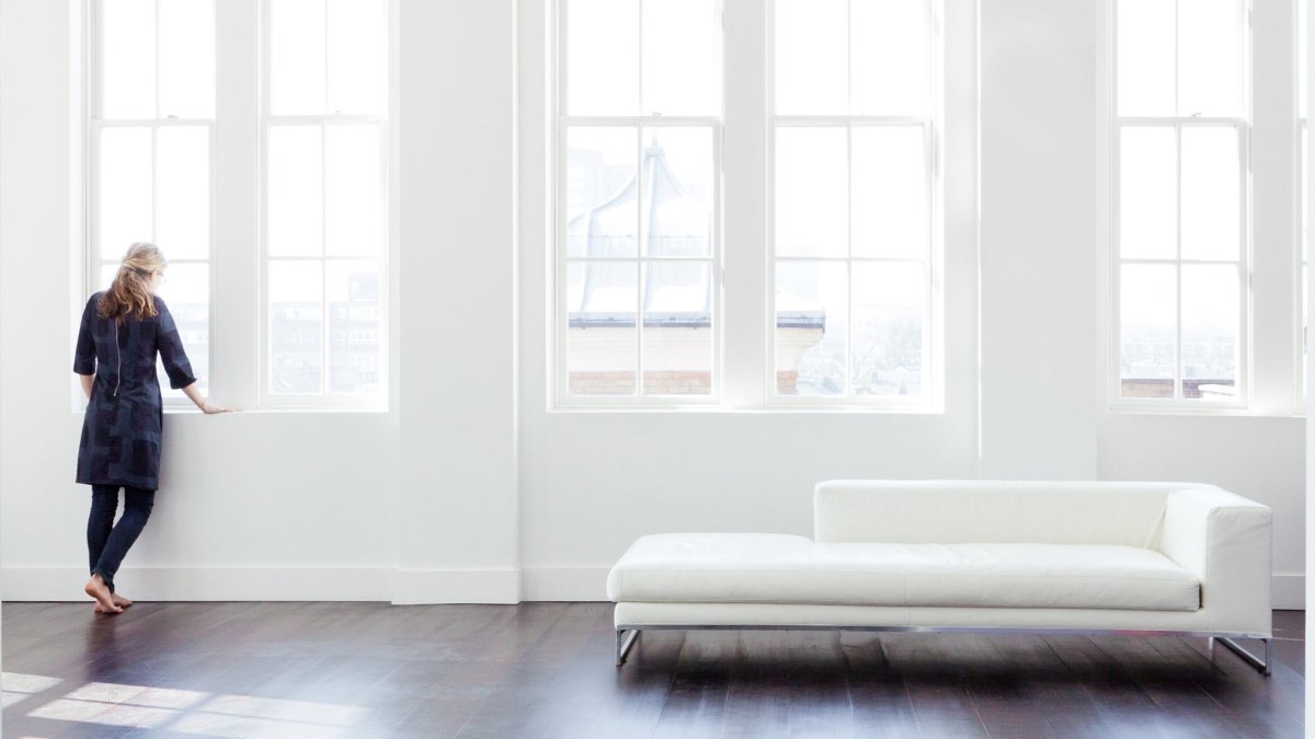 Светлая стена