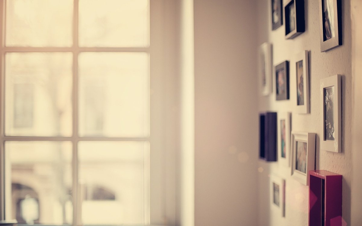 Постер в светлых тонах